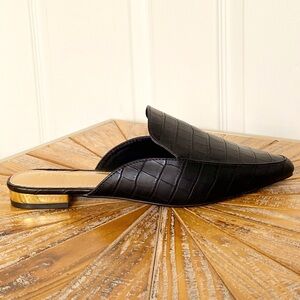 NWT Shoe Dazzle Pointed Toe Black Faux Leather Flats Sz 10